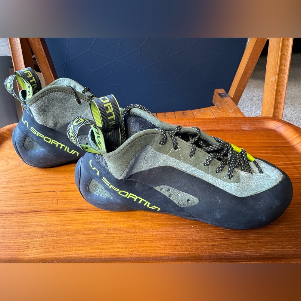 La Sportiva TC Pro climbing shoes. Unisex. Not broken in.
